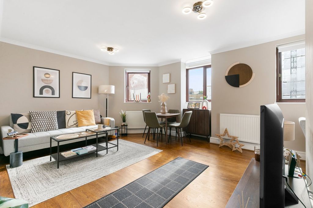 Property photo 2 of 9