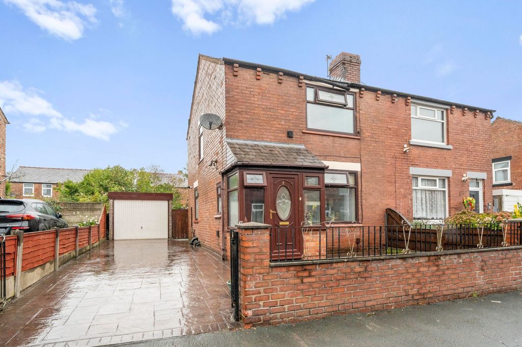 Property photo 1 of 18