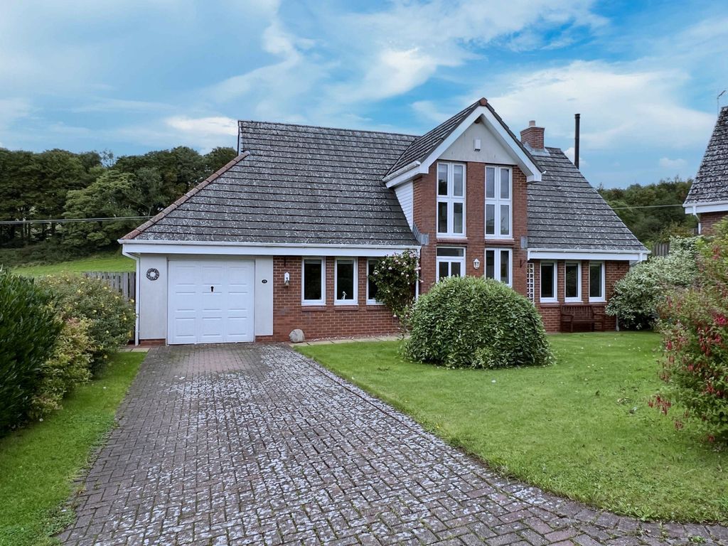 Property photo 1 of 18