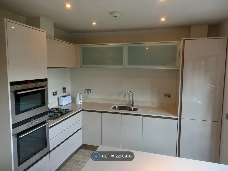Property photo 3 of 24