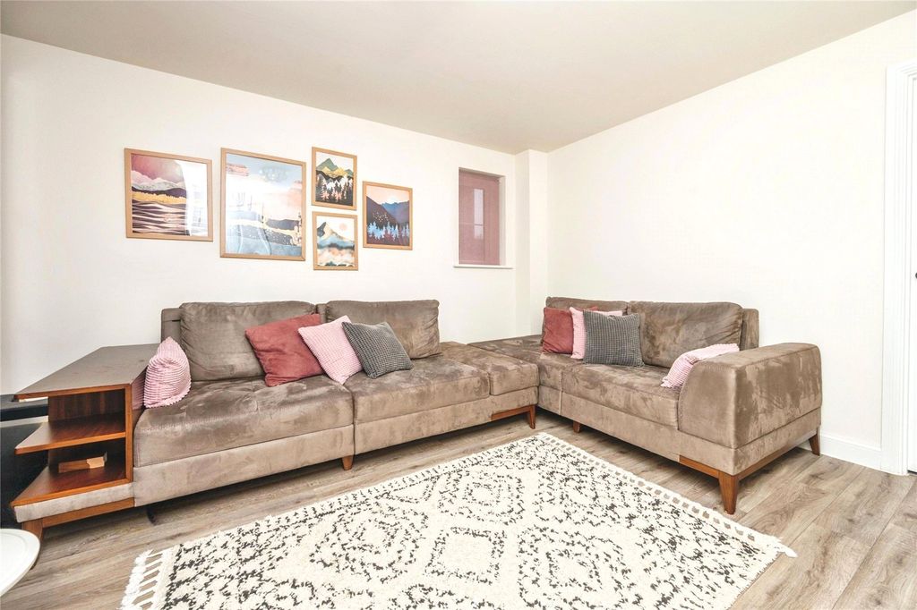 Property photo 2 of 16 Living Room