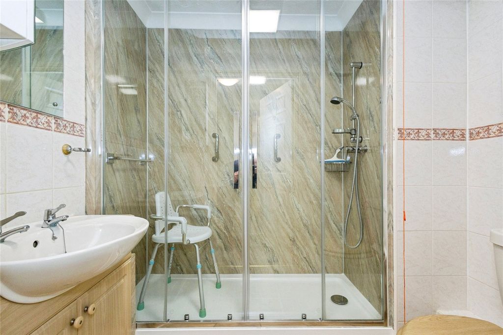 Property photo 1 of 11 Shower Room