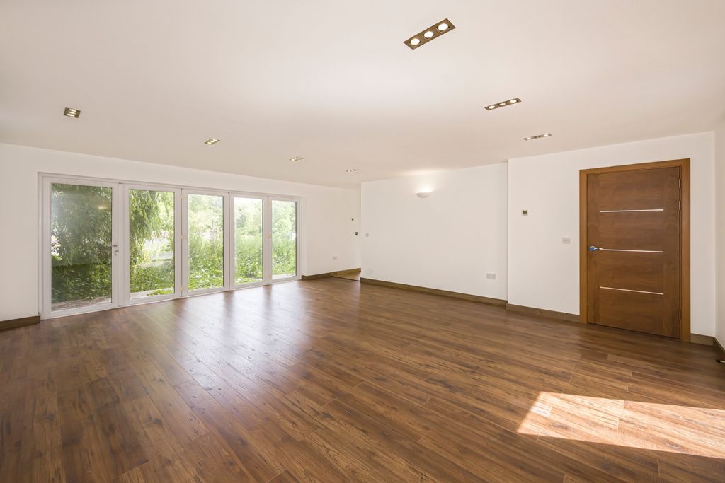 Property photo 3 of 22 87 Kings Mill Way, Denham -006
