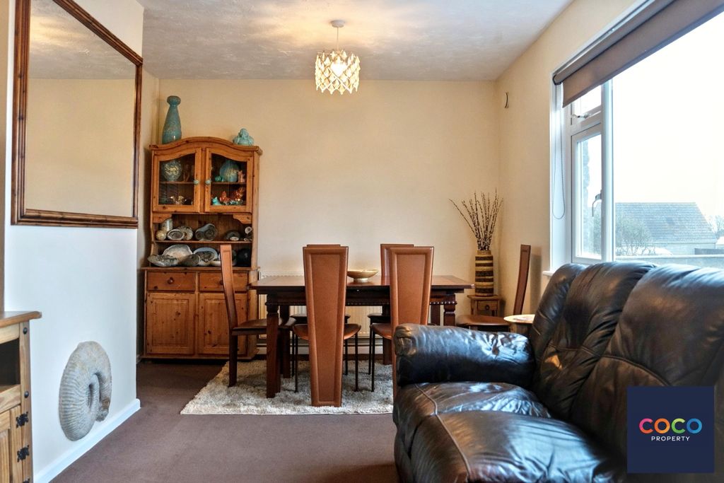 Property photo 3 of 16 5013504