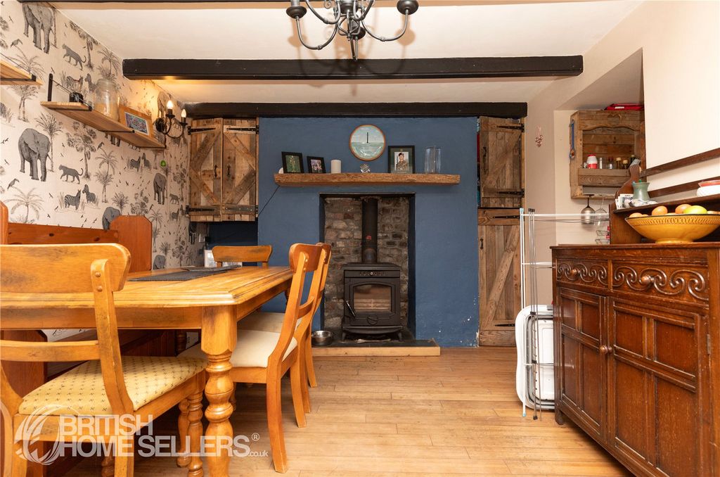 Property photo 3 of 10 Picture No. 05