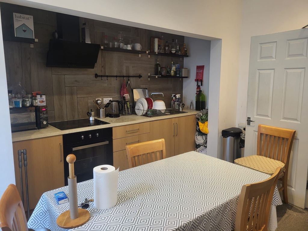 Property photo 2 of 5 Well-Equipped Open Kitchen With Integrated Oven An...