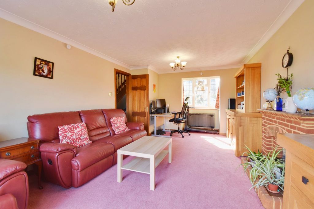 Property photo 2 of 19 Picture No. 17