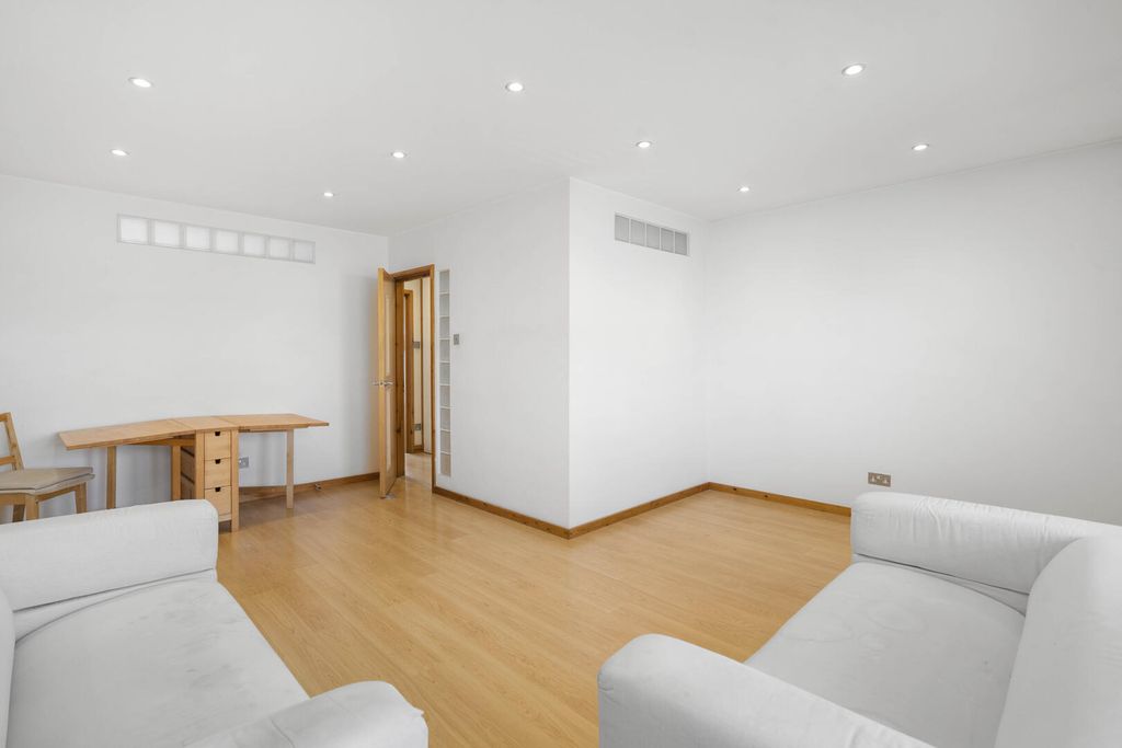 Property photo 3 of 9 Living Room