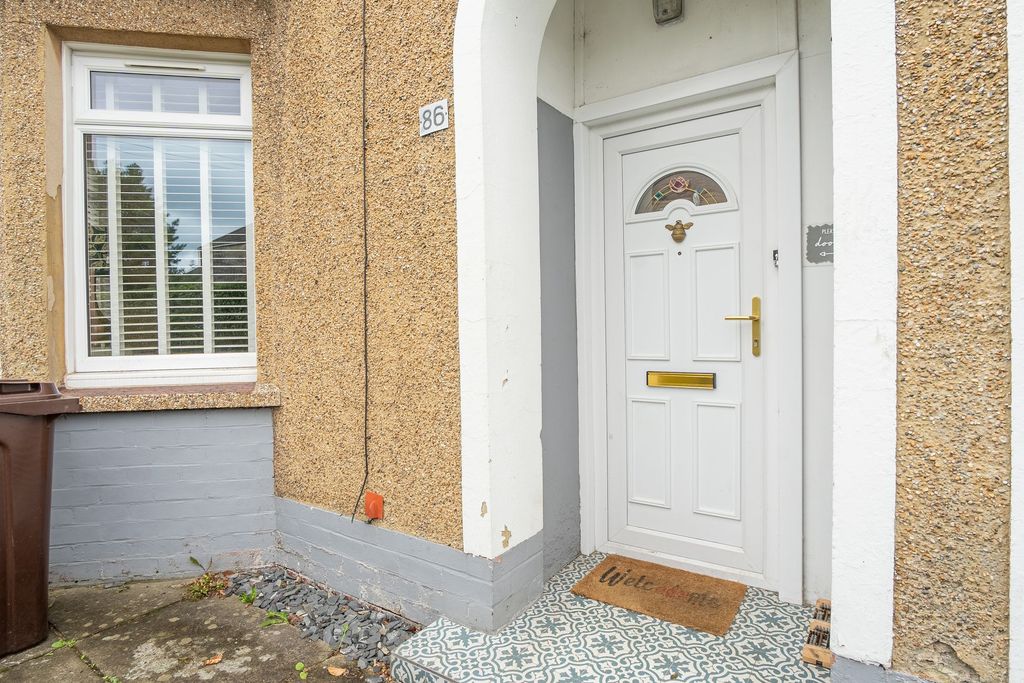 Property photo 2 of 23