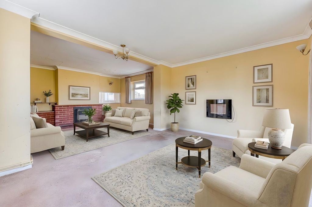 Property photo 2 of 13
