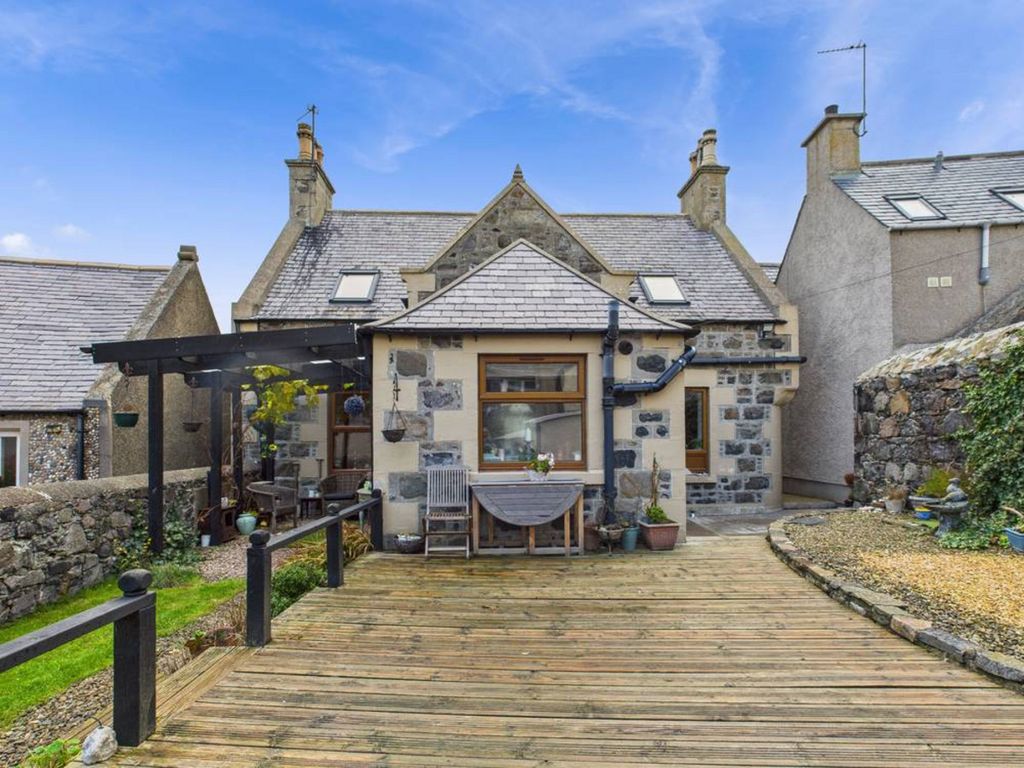 Property photo 2 of 32