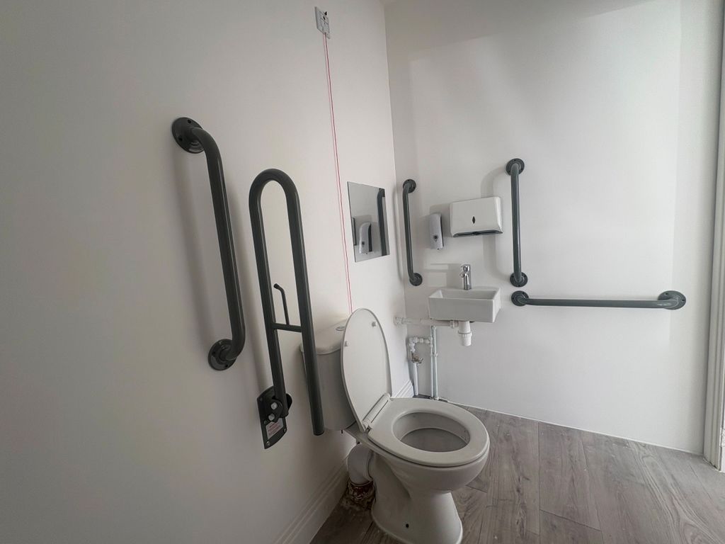 Property photo 3 of 8