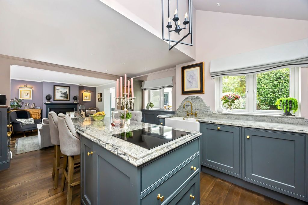 Property photo 2 of 22