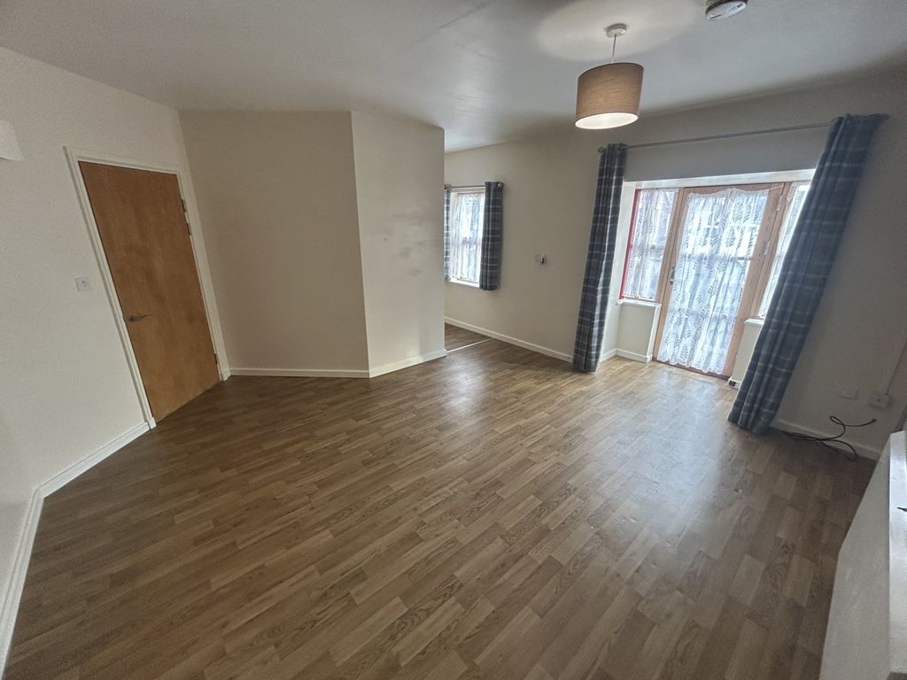 Property photo 3 of 11 Picture No. 15