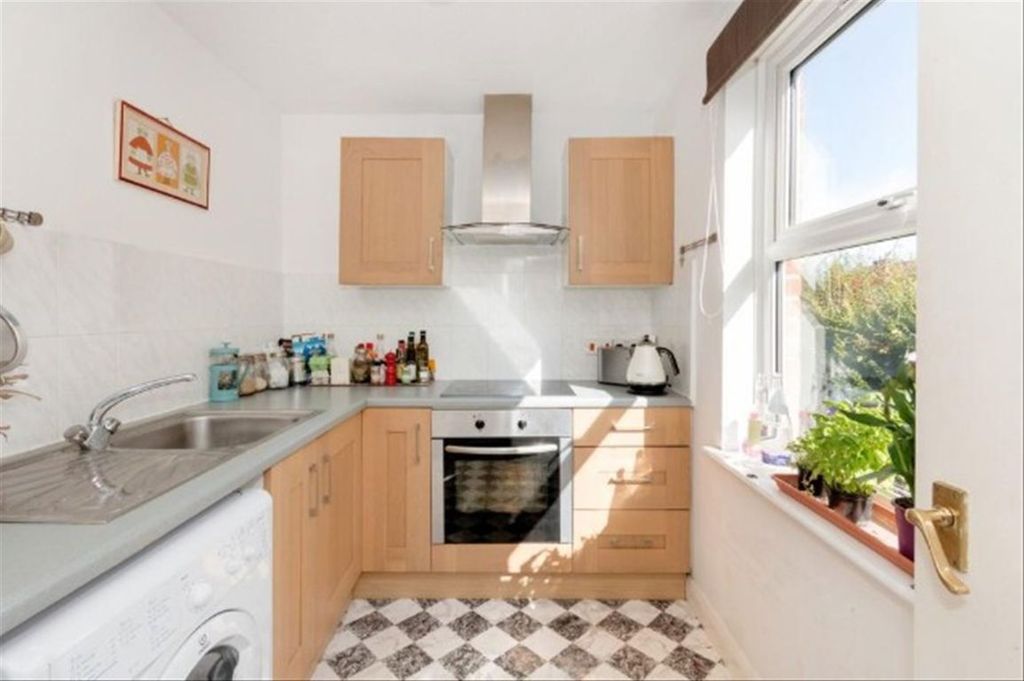 Property photo 2 of 5