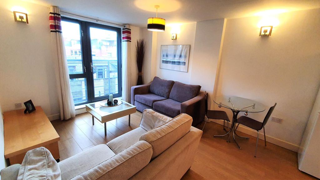 Property photo 2 of 33 Living Room