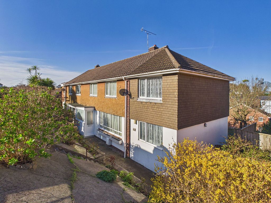 Property photo 1 of 28