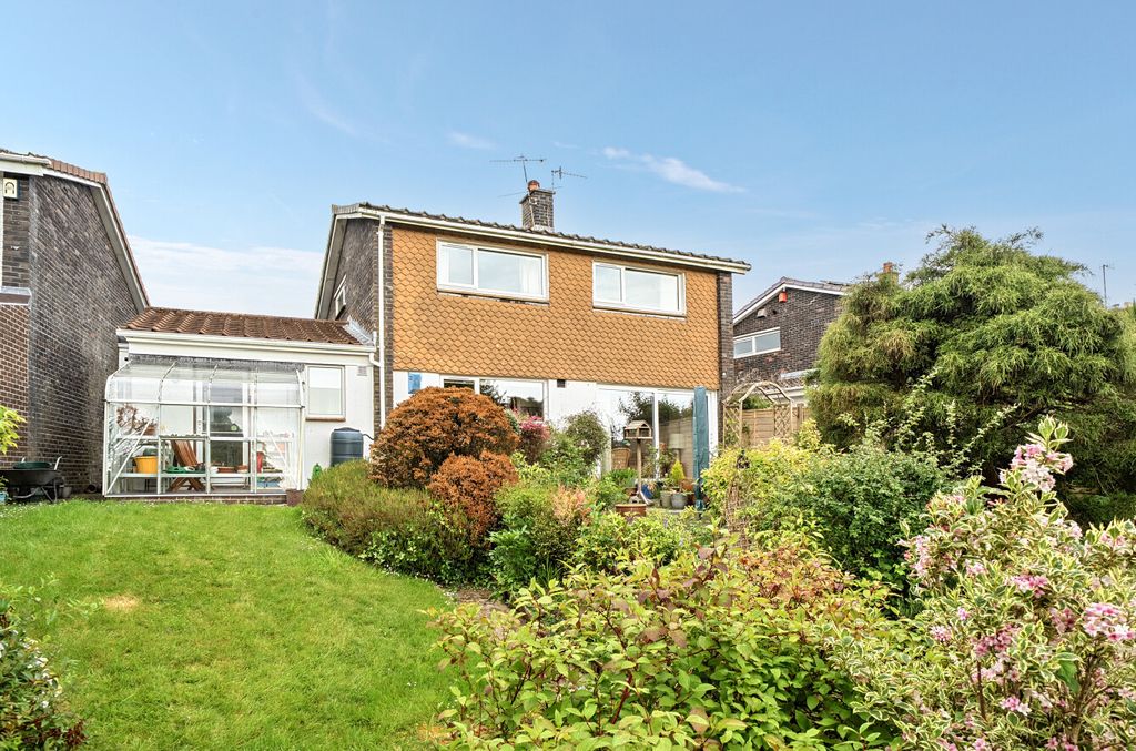 Property photo 3 of 20 3 - 1-69Fce431E1c43-1...