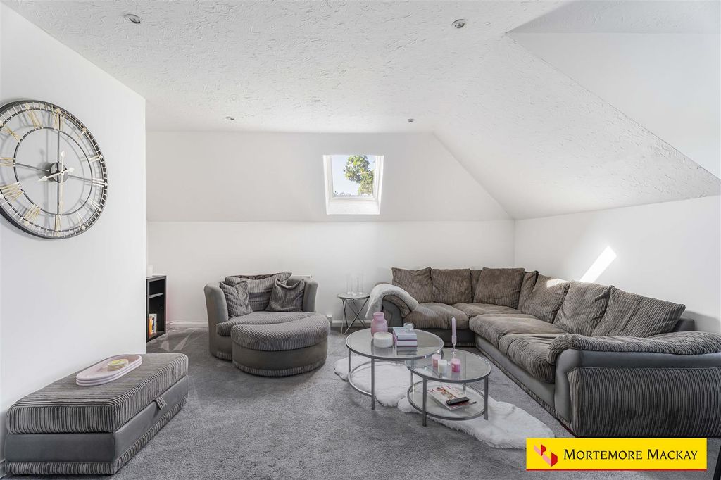Property photo 3 of 17 13_92365_Watermarked.Jpg