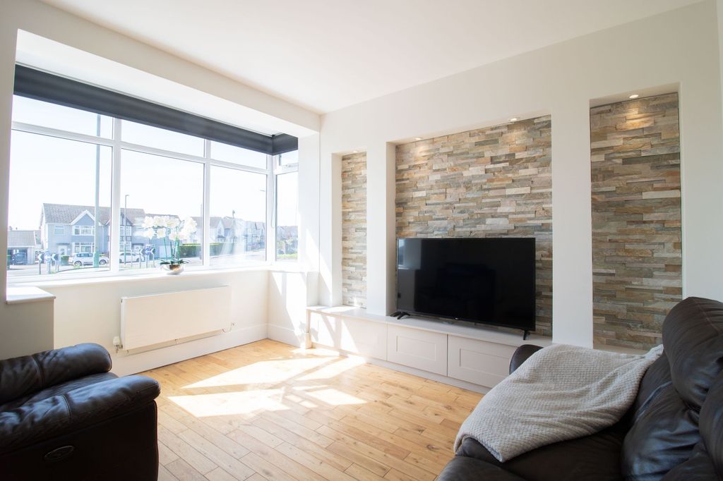 Property photo 2 of 37