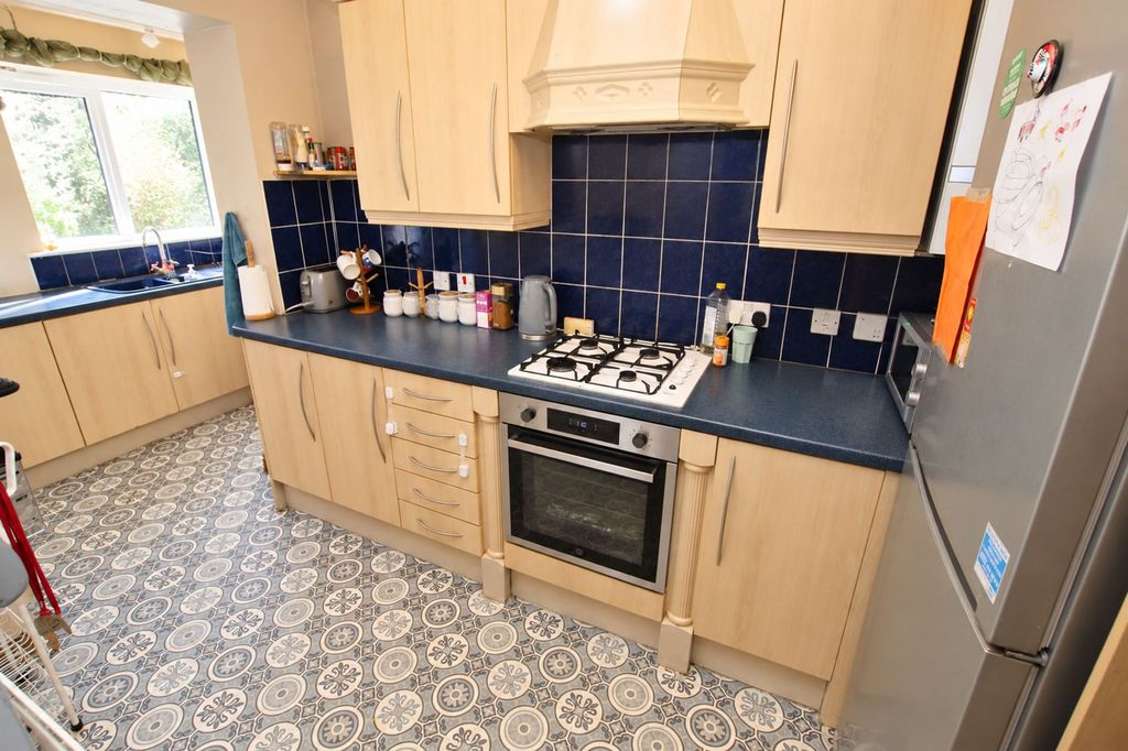 Property photo 3 of 23
