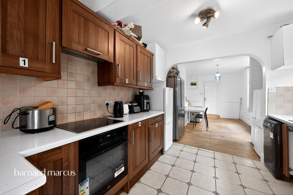 Property photo 3 of 14