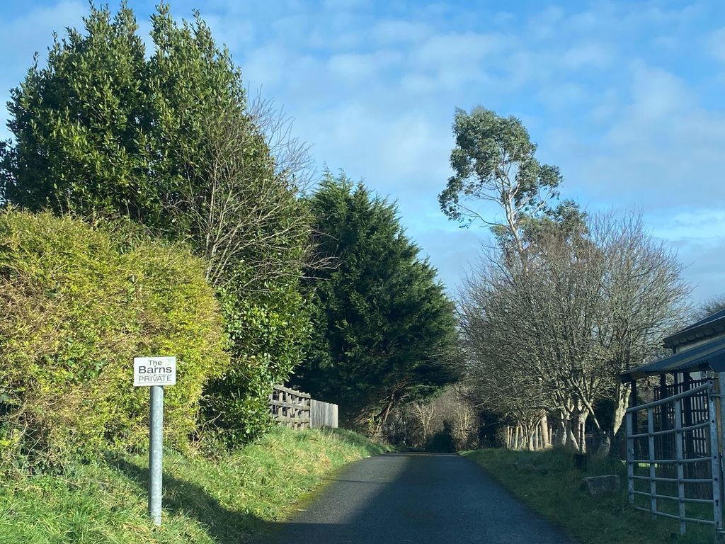 Property photo 3 of 32