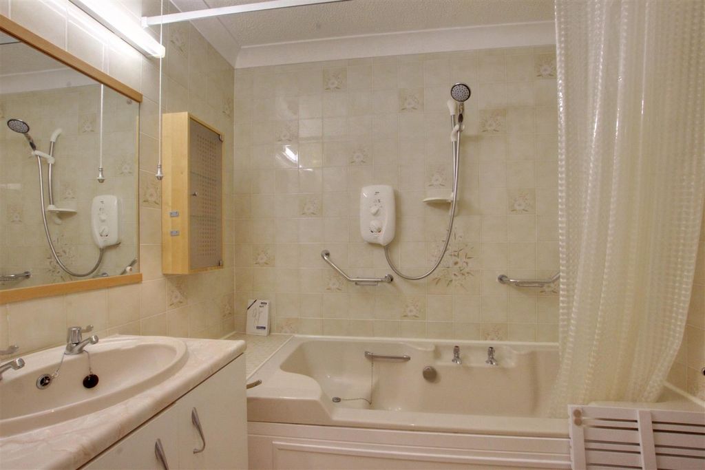 Property photo 3 of 11 Img_1360-Img_1362.Jpg