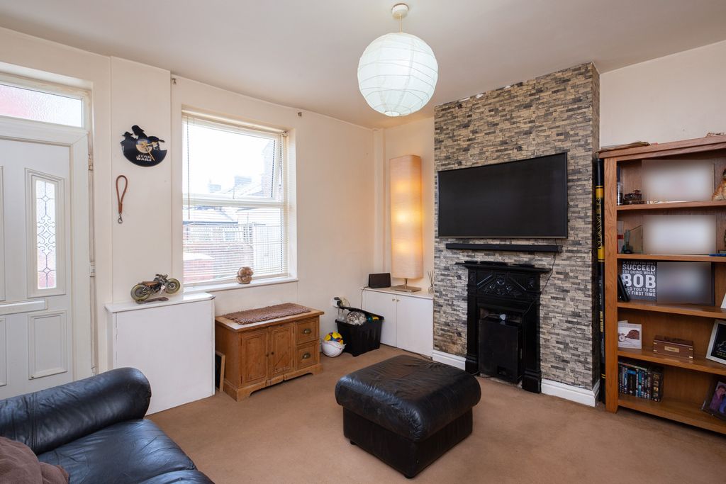 Property photo 2 of 22