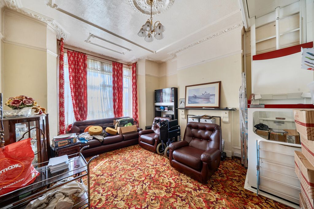 Property photo 2 of 11 1450216-15-69F470...