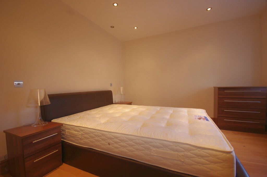 Property photo 2 of 8 Bedroom