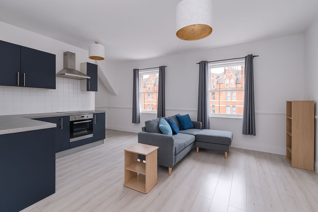 Property photo 1 of 2 Designer