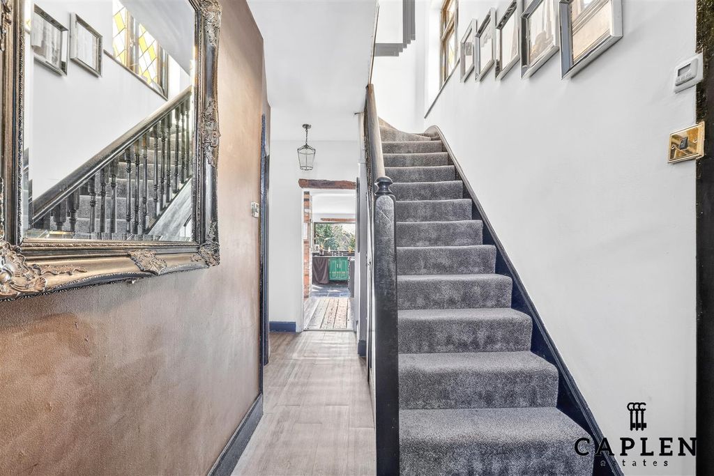 Property photo 3 of 29