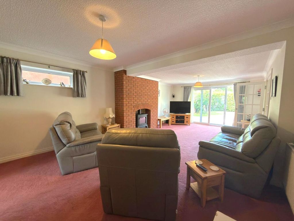 Property photo 3 of 44 Living Room