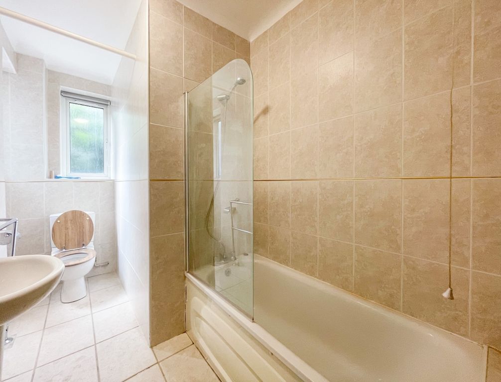 Property photo 3 of 8 Bathroom