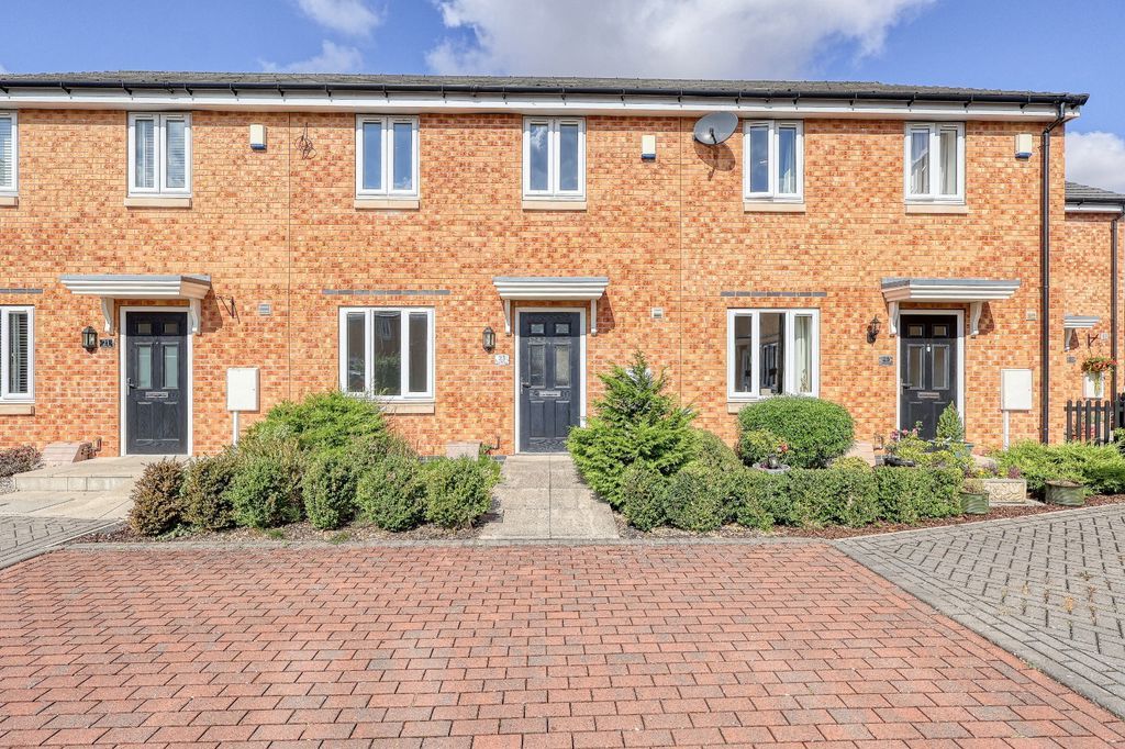 Property photo 1 of 17 Frontal