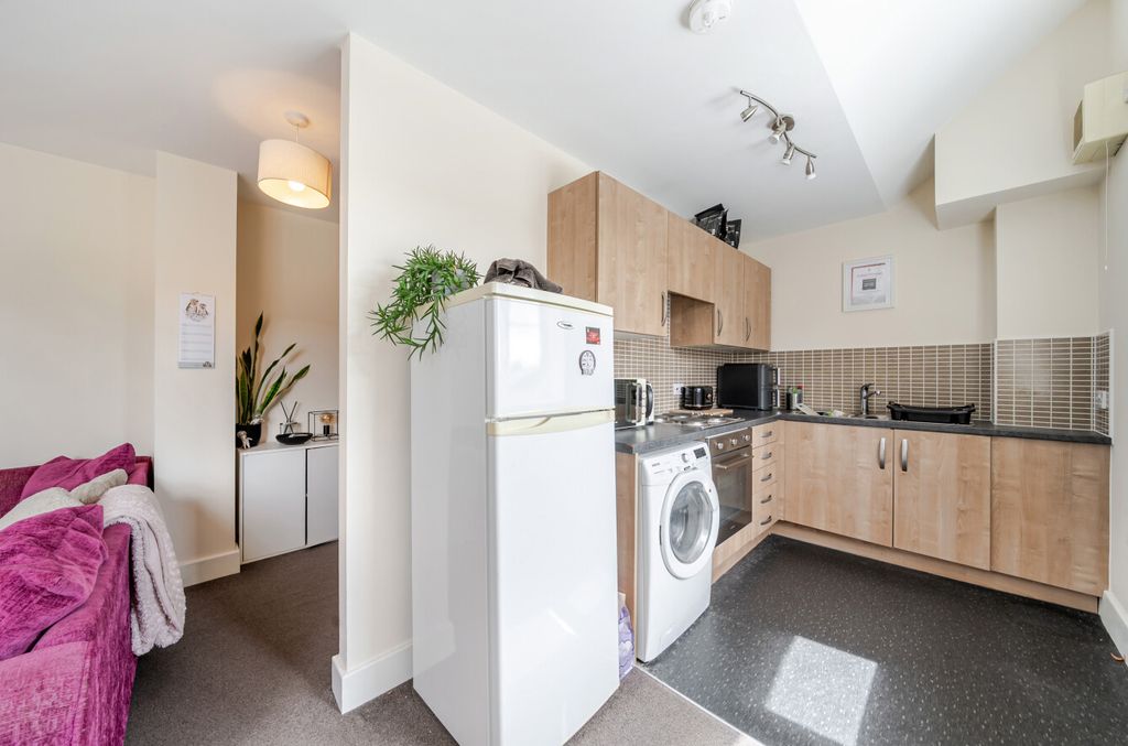 Property photo 3 of 19 1463151-13-6A0Ef5...