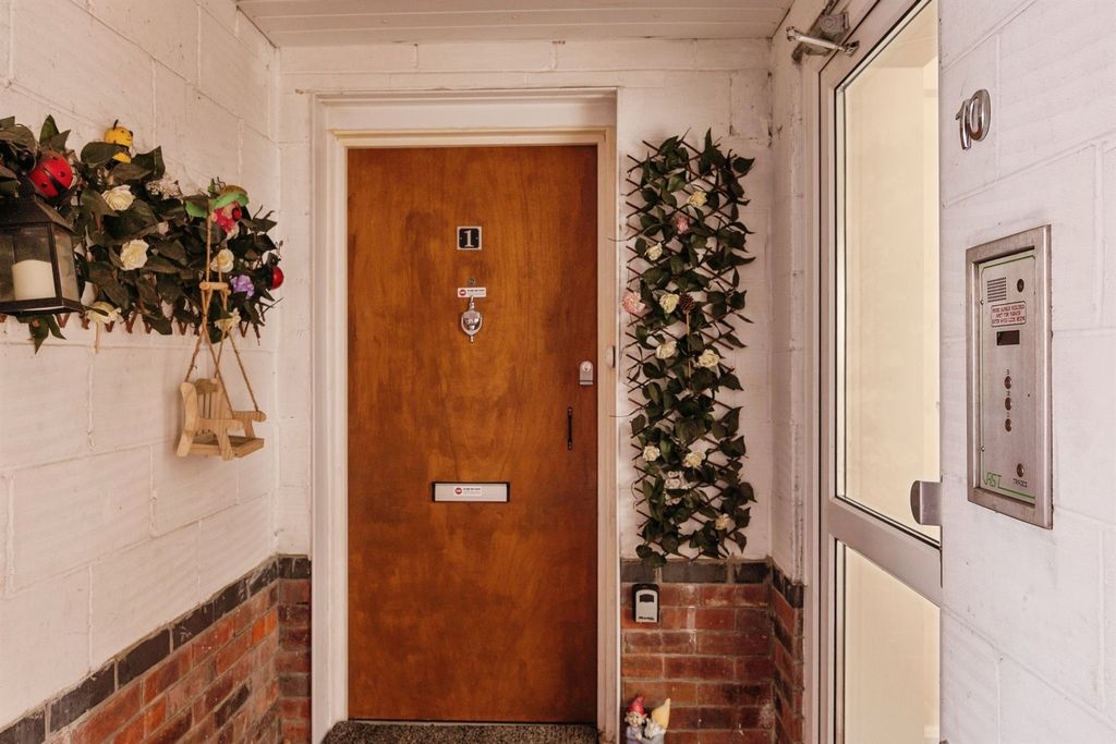 Property photo 3 of 21