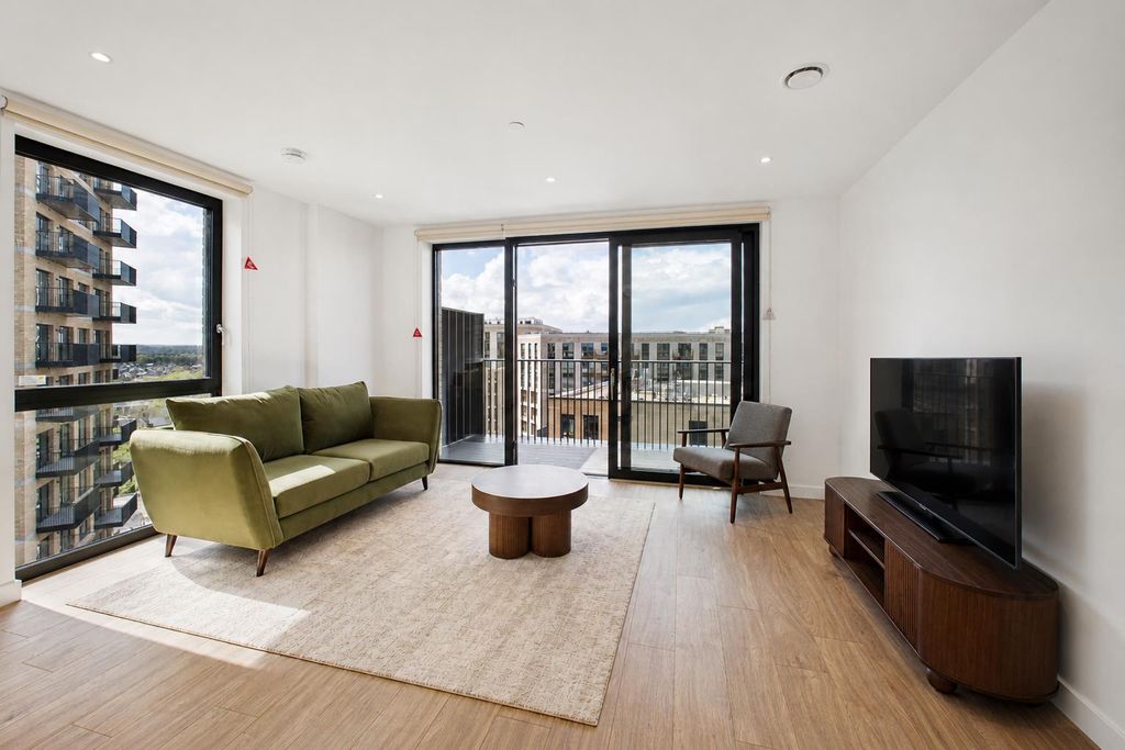 Property photo 1 of 18 1*.Png