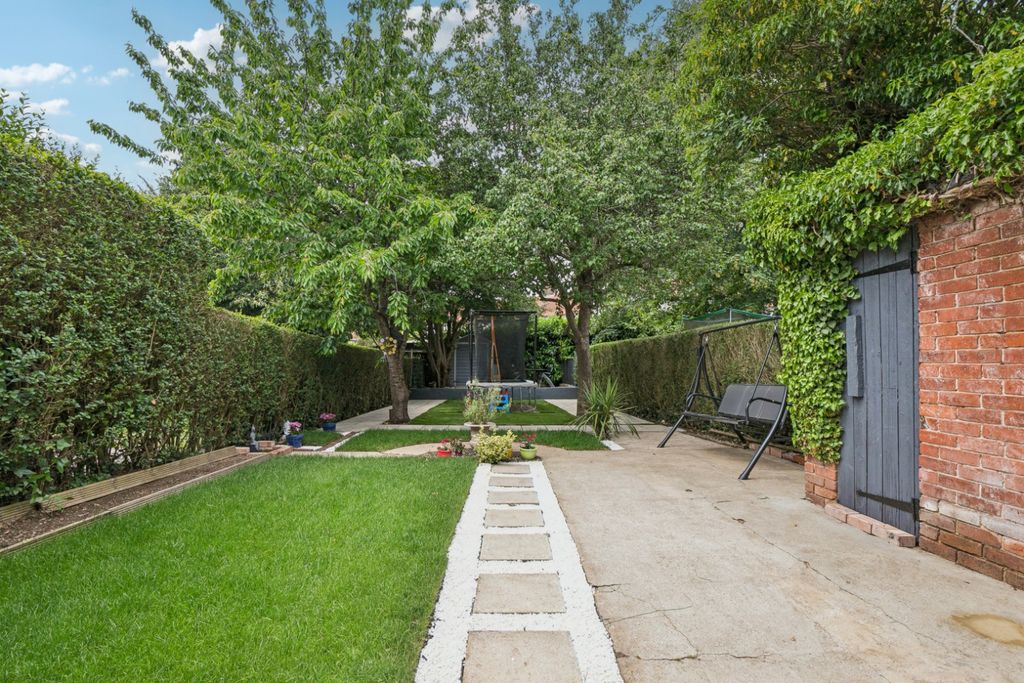 Property photo 3 of 20 5192265