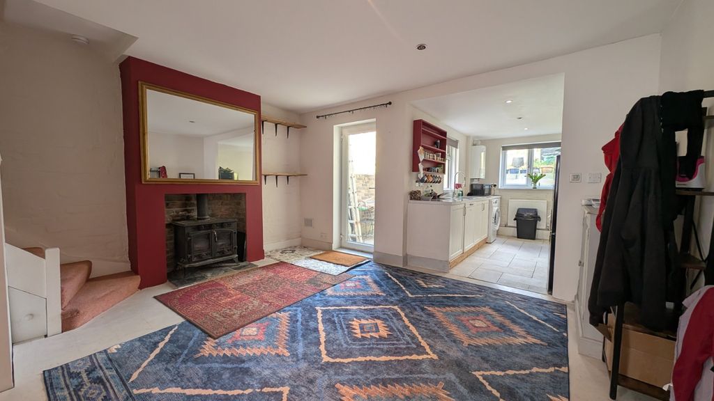 Property photo 2 of 8 Picture 2