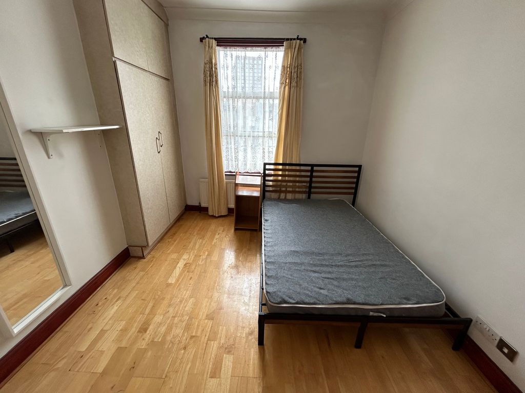 Property photo 1 of 4