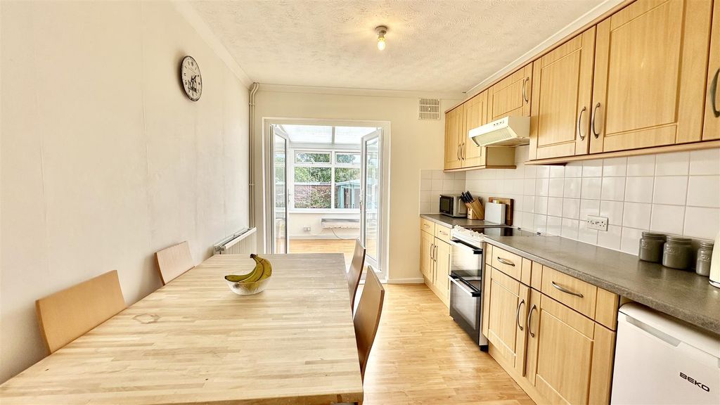 Property photo 2 of 29