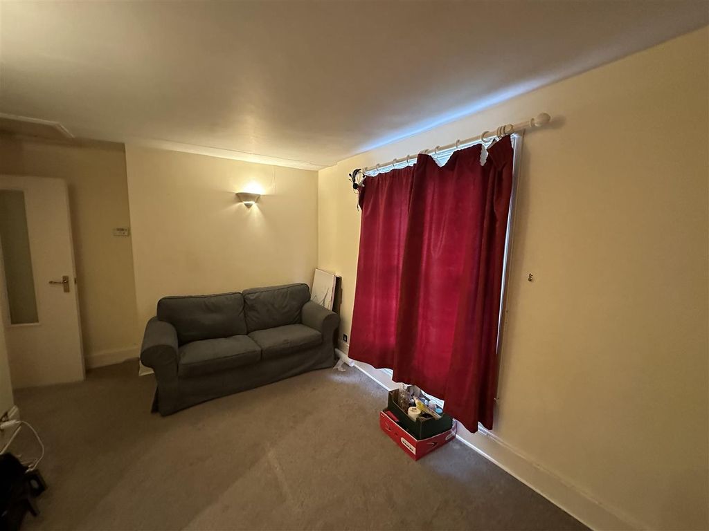 Property photo 3 of 4 Heavitree Park Lounge.Jpeg