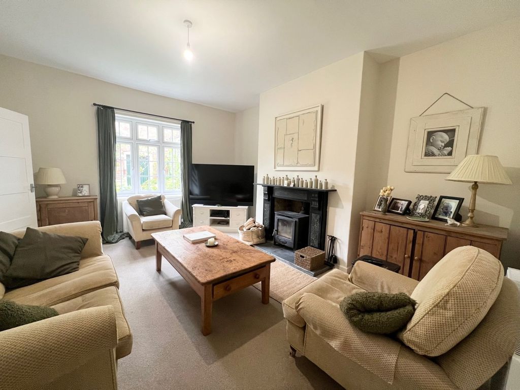 Property photo 2 of 12 Picture No. 27