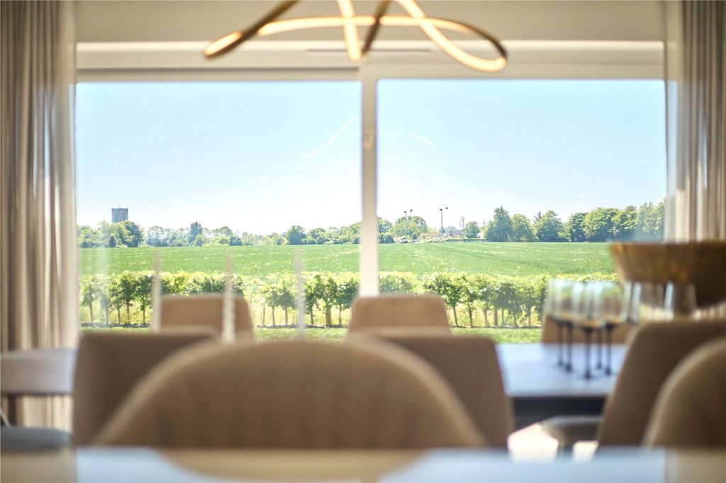 Property photo 3 of 67 Picture No. 22