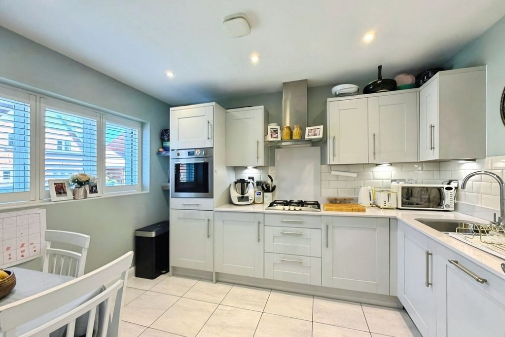 Property photo 3 of 17 Pbox-Img.Jpeg