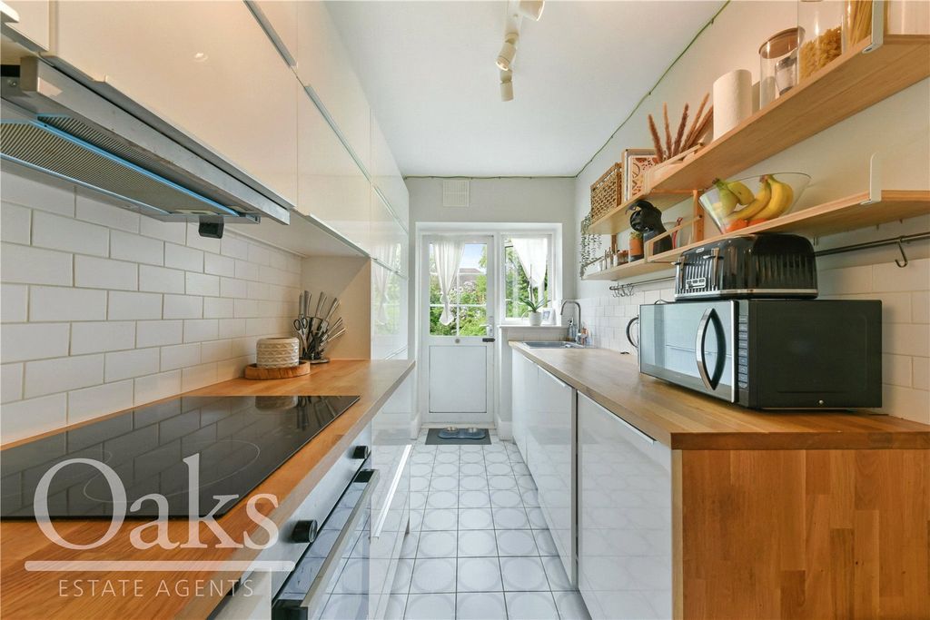 Property photo 3 of 8 Picture No. 17
