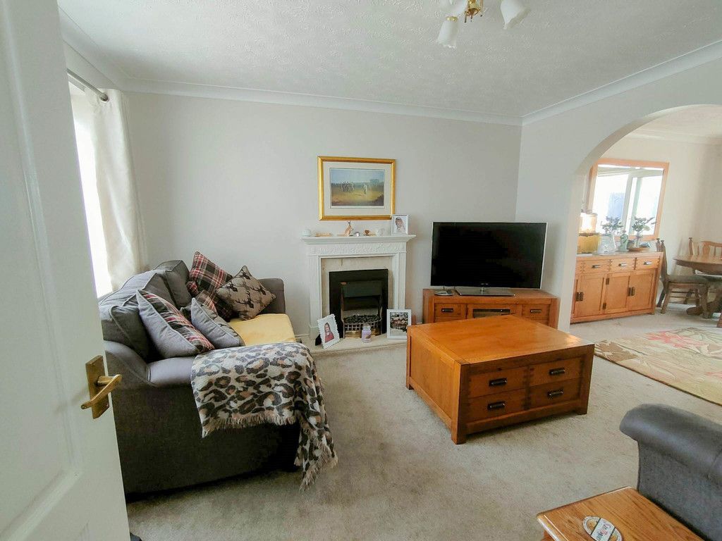 Property photo 2 of 25