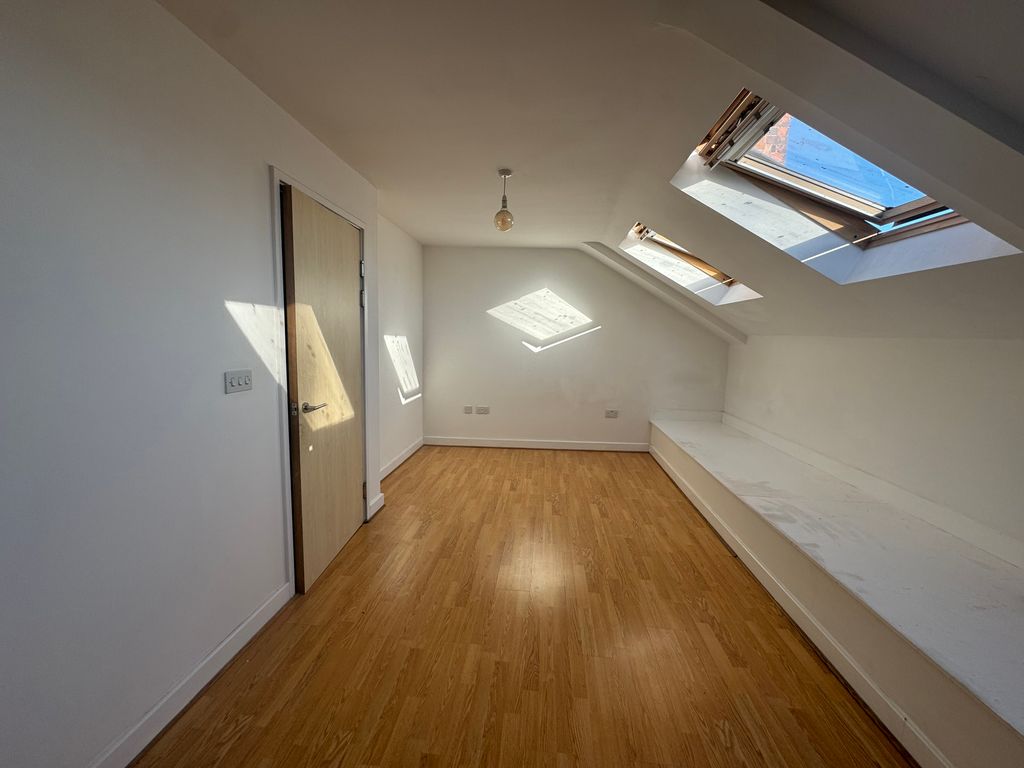 Property photo 3 of 4